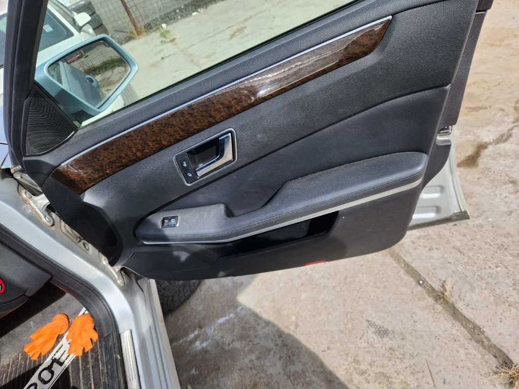 Broasca usa fata Mercedes E-Class W212 2.2 Cdi 2013