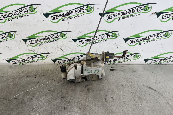 Broasca usa fata stanga 1H0862153A / 1H0 862 153A Volkswagen VW Golf 3 [1991 - 1998] wagon 1.9 D MT (64 hp)