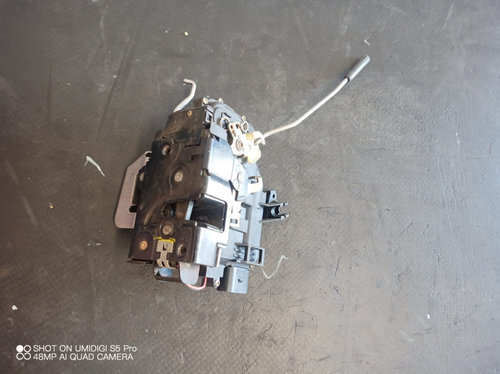 Broasca usa fata stanga AUDI A6 C5 COD - 4B2837015G