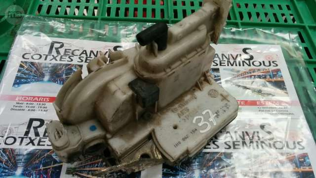 Broasca usa fata stanga VOLKSWAGEN GOLF 3 1H08621541H0862154