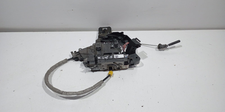 Broasca usa spate stanga A0997304100 Mercedes-Benz C-Class W205/S205/C205 [2014 - 2018]