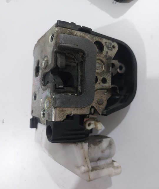 Broasca usa stanga Alfa Romeo GT 937 [2003 - 2010] Coupe 2.0 MT (165 hp)