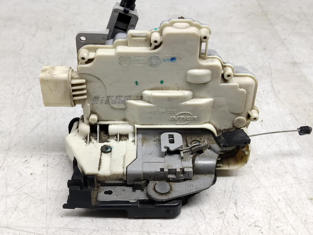 Broasca usa stanga fata 1p1837015 Volkswagen VW Eos [2006 - 2010]