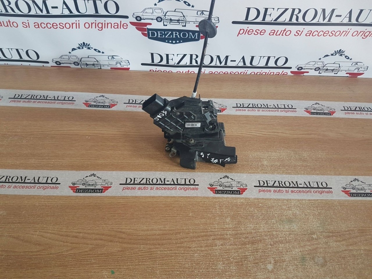 Broasca usa stanga fata 3M5A-R21813-ER ford focus 2