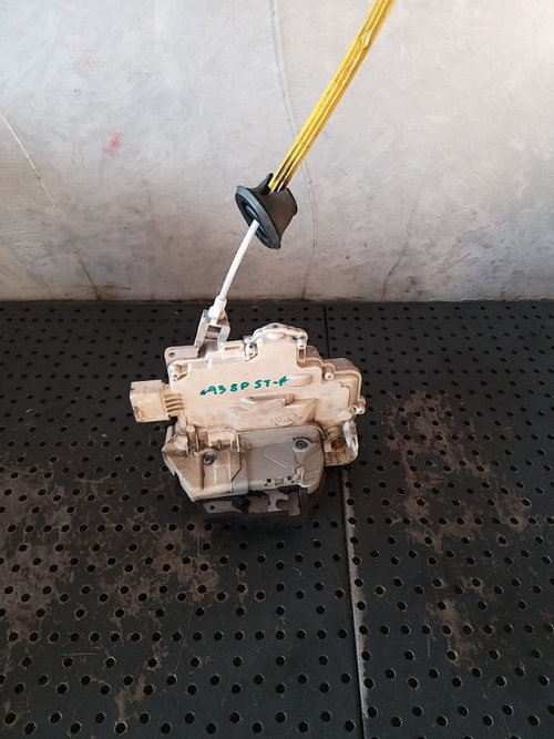 Broasca usa stanga fata audi a3 8p 4f1837015e
