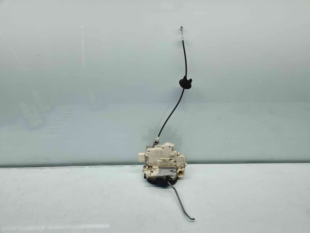 Broasca usa stanga fata Audi A4 (8EC, B7) [Fabr 2004-2008] 8E1837015AA