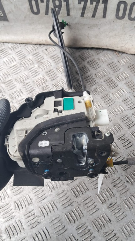 Broasca usa stanga fata Audi A4 B9 an 2017