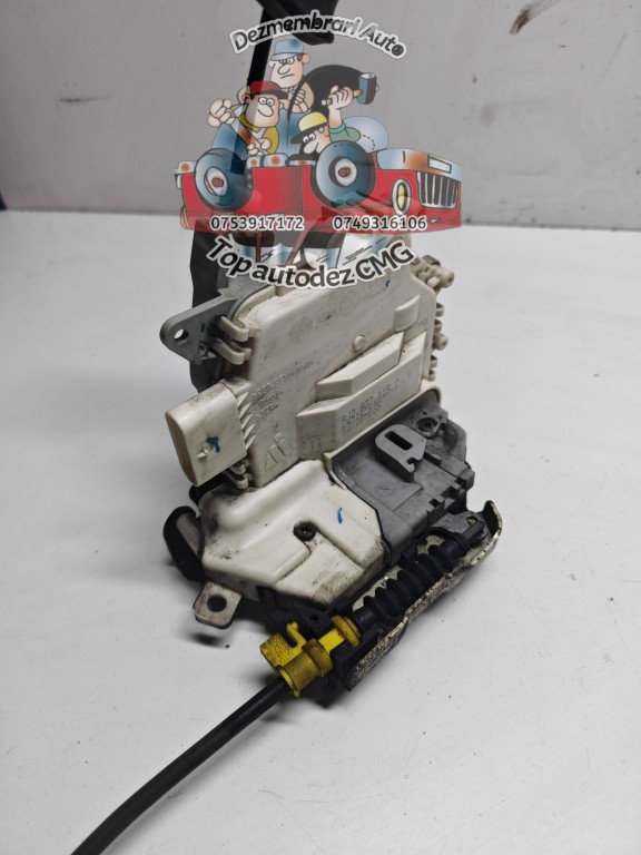 Broasca usa stanga fata Audi A5 8T 8J2837015C Incuietoare