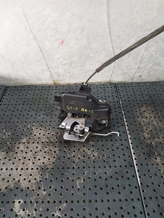 Broasca usa stanga fata audi a6 c5 4b 52963