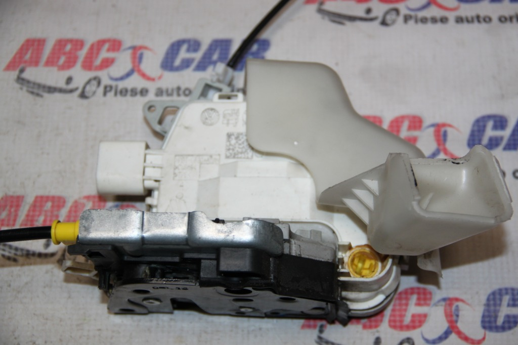 Broasca usa stanga fata Audi Q5 8R 2008-2016 8J1837015F