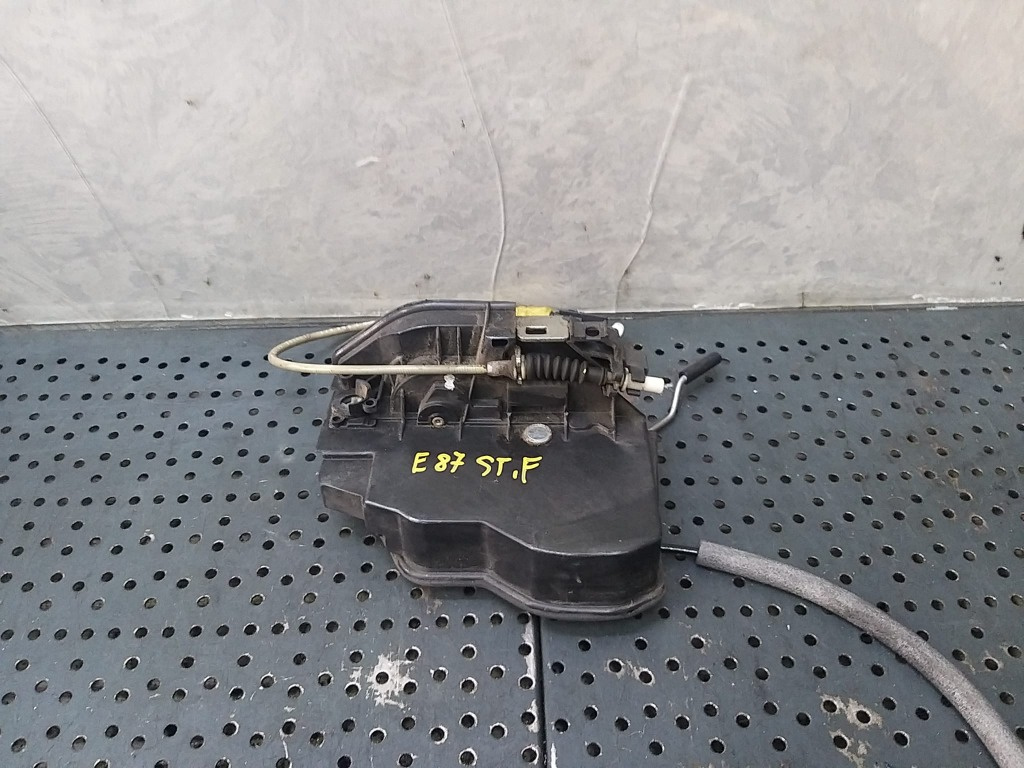 Broasca usa stanga fata bmw seria 1 e81 e87 7167077