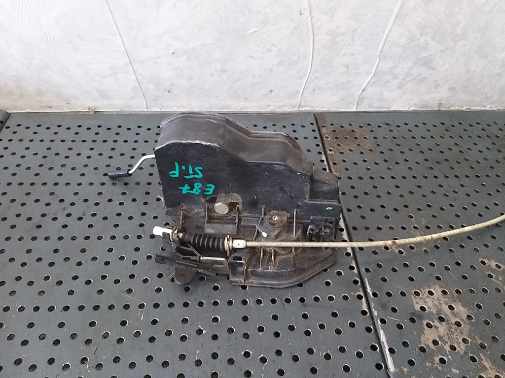 Broasca usa stanga fata bmw seria 1 e87 7154623