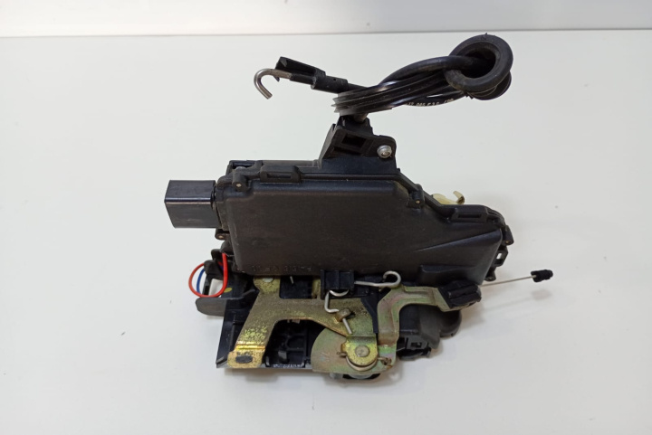 Broasca usa stanga fata C3B1837015A Volkswagen VW Bora [1998 - 2005]