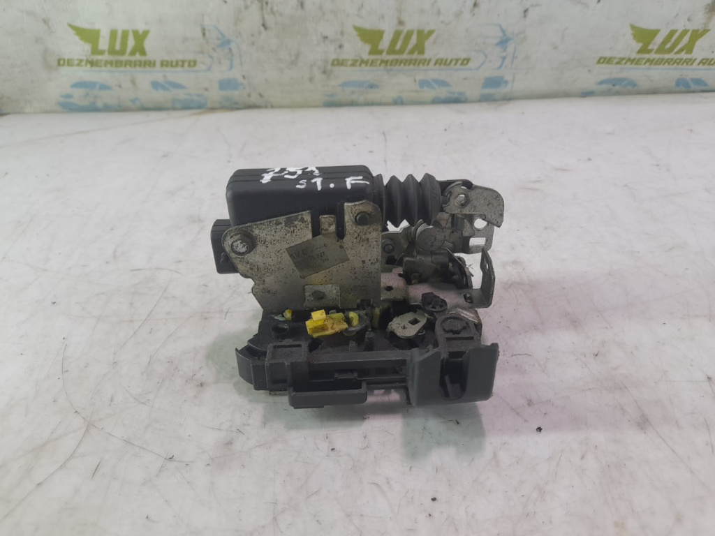 Broasca usa stanga fata Dacia Duster [2010 - 2013] 1.5 dci K9K896