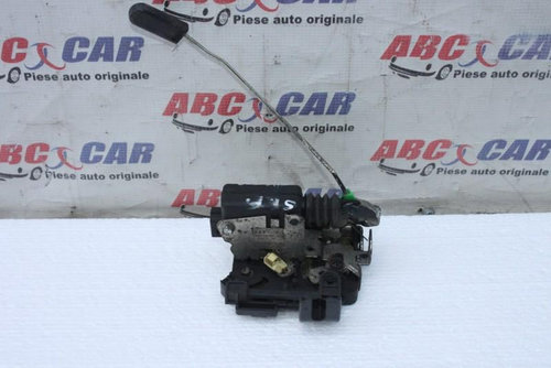 Broasca usa stanga fata Dacia Duster 2010-2013 8200735227