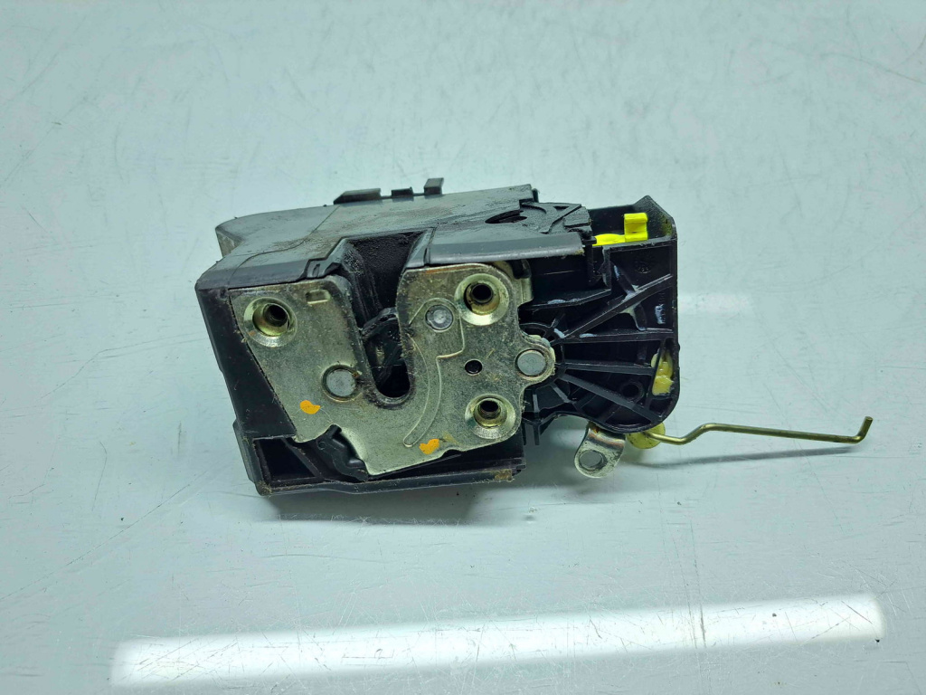 Broasca usa stanga fata Dacia Sandero 2 