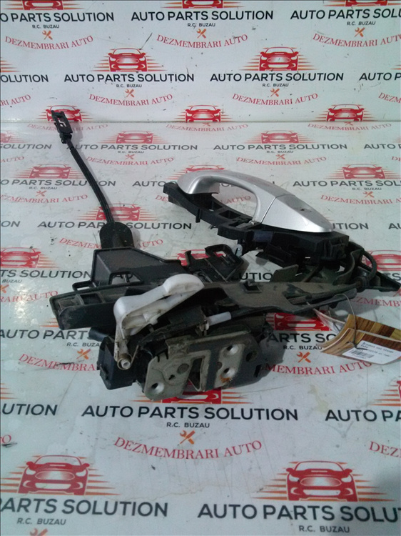 Broasca usa stanga fata FORD FIESTA an fabr. 2013
