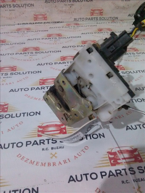 Broasca usa stanga fata FORD FOCUS 1 BREAK an fabr. 2003