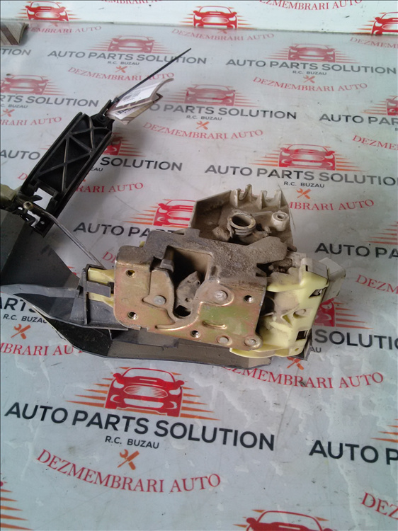 Broasca usa stanga fata FORD FOCUS 1