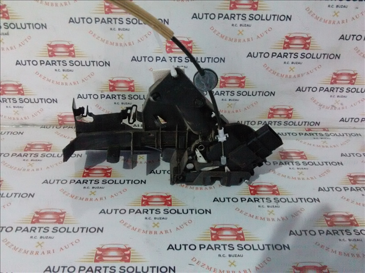 Broasca usa stanga fata FORD FOCUS 2 an fabr.2009