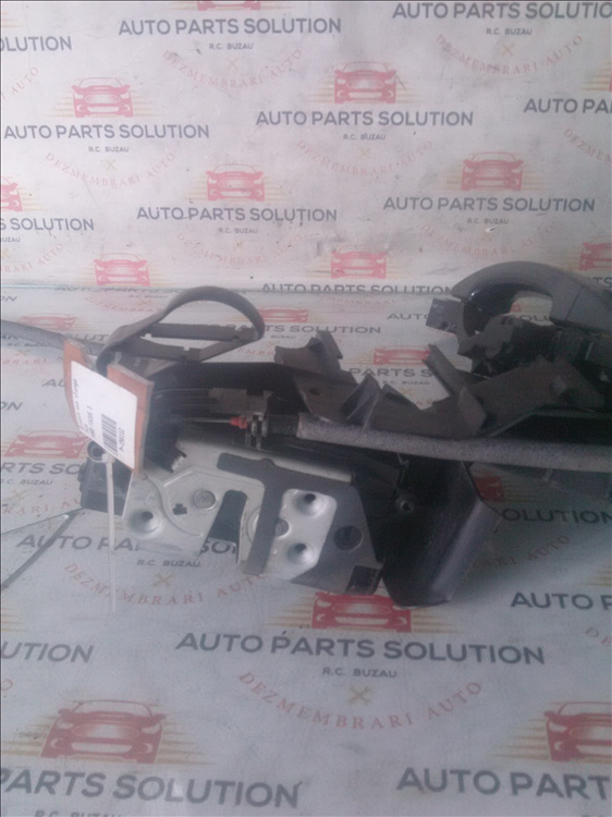 Broasca usa stanga fata FORD FOCUS 3