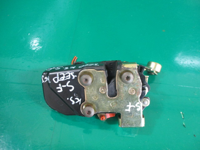 BROASCA USA STANGA FATA JEEP CHEROKEE KJ FAB. 2001 - 2008 ⭐⭐⭐⭐⭐