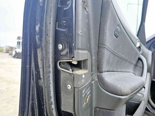 Broasca usa stanga fata Mercedes Clasa C (W203) [Fabr 2000-2007] OEM
