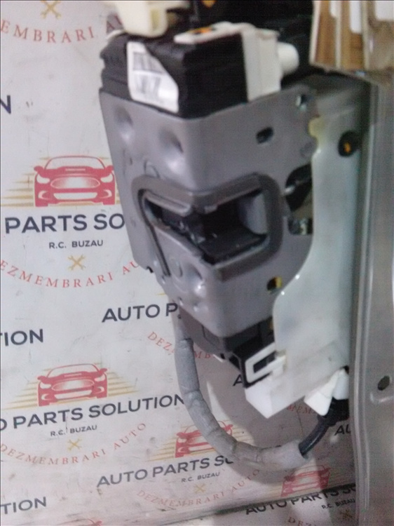 Broasca usa stanga fata MERCEDES E CLASS W212 an fabr 2015