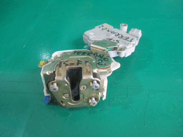 BROASCA USA STANGA FATA NISSAN TERRANO 2 4X4 FAB. 1999 - 2007 ⭐⭐⭐⭐⭐