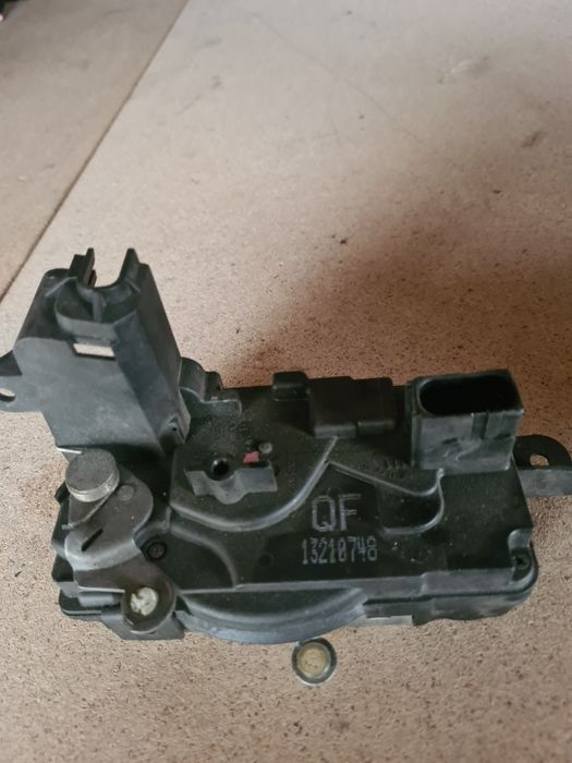 Broasca usa stanga fata Opel Astra H Gtc 13210748 QF