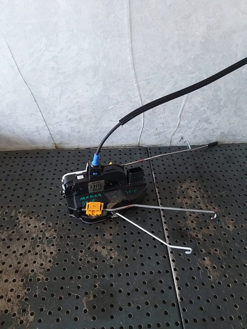Broasca usa stanga fata opel mokka x j13 13579522