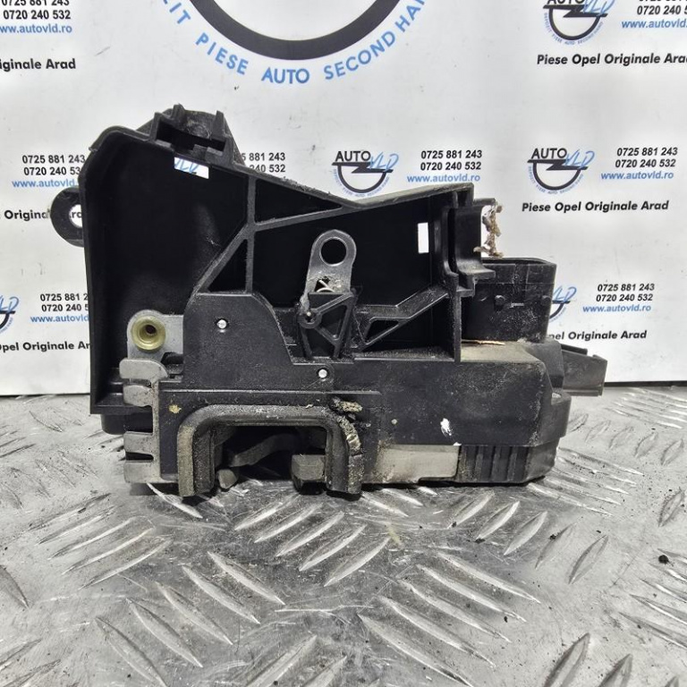 Broasca usa stanga fata Opel Vectra C facelift 2005-2009 13210769 QQ