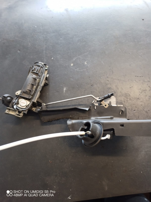 Broasca usa stanga fata sedan cu încuietoare , Audi A4 B6 COD - 8E0837349
