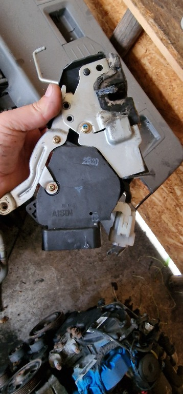 Broasca Usa Stanga Fata Toyota Rav 4 2001-2006