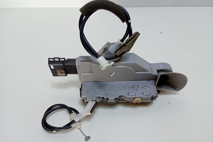 Broasca Usa stanga fata volan stanga A04965 Peugeot 508 [2010 - 2014]