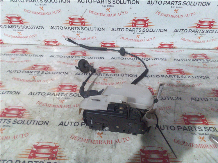 Broasca usa stanga fata VOLKSWAGEN PASSAT B 5 an fabr. 2001