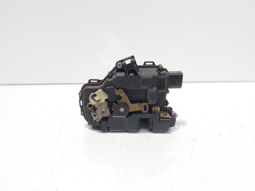 Broasca usa stanga fata, VW Golf 4 (1J1) (id:681706)