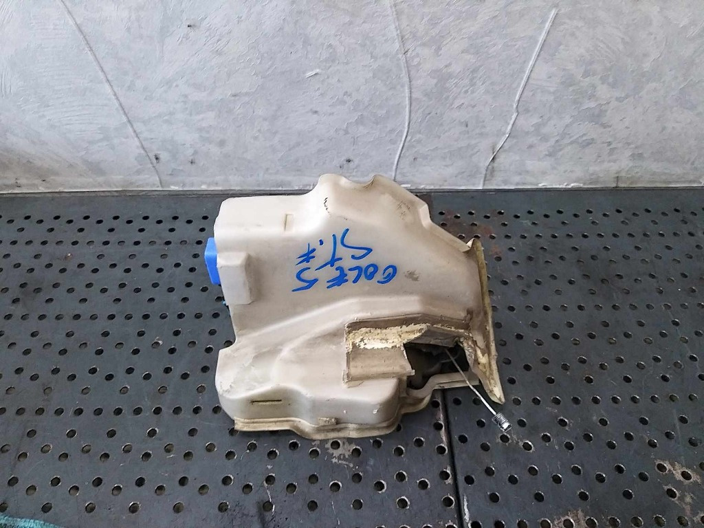 Broasca usa stanga fata vw golf 5 1k