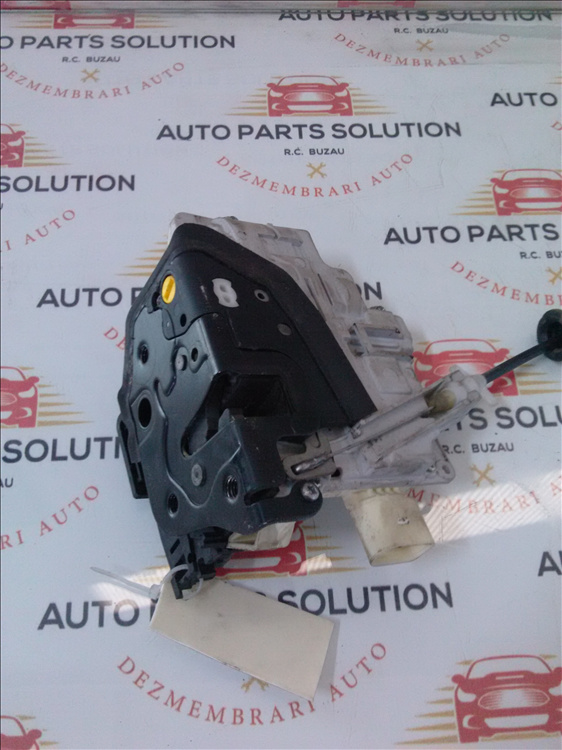 Broasca usa stanga fata VW PASSAT B 6