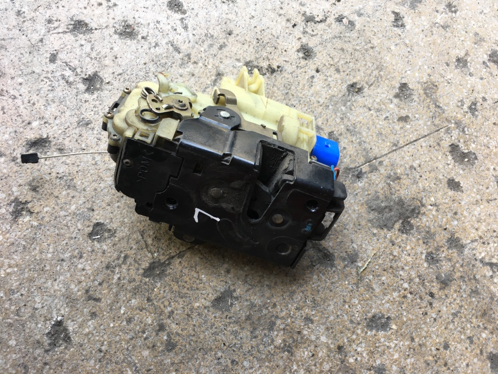 Broasca usa stanga Seat Ibiza 3 6L [2002 - 2006] Hatchback 3-usi 1.4 TDI MT (75 hp) IV (6L1)