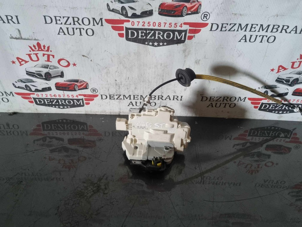 Broasca usa stanga spate 4F0839015 Audi RS3
