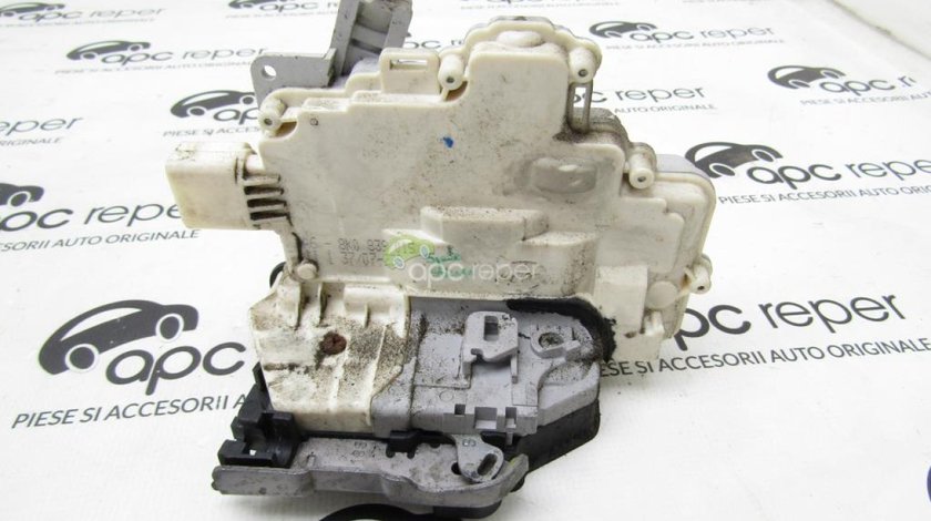 Broasca usa stanga spate Audi A4 8k B8 cod 8k0839015