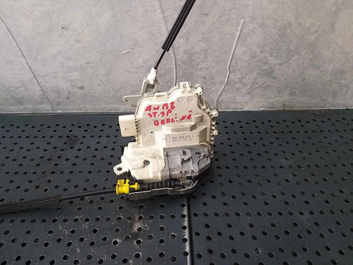 Broasca usa stanga spate audi a4 b8 8k 8k0839015c