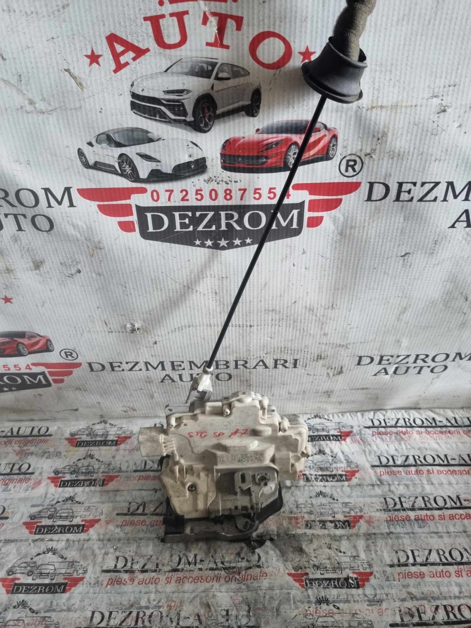 Broasca usa stanga spate Audi A6 C7 Allroad cod piesa : 4G0839015A