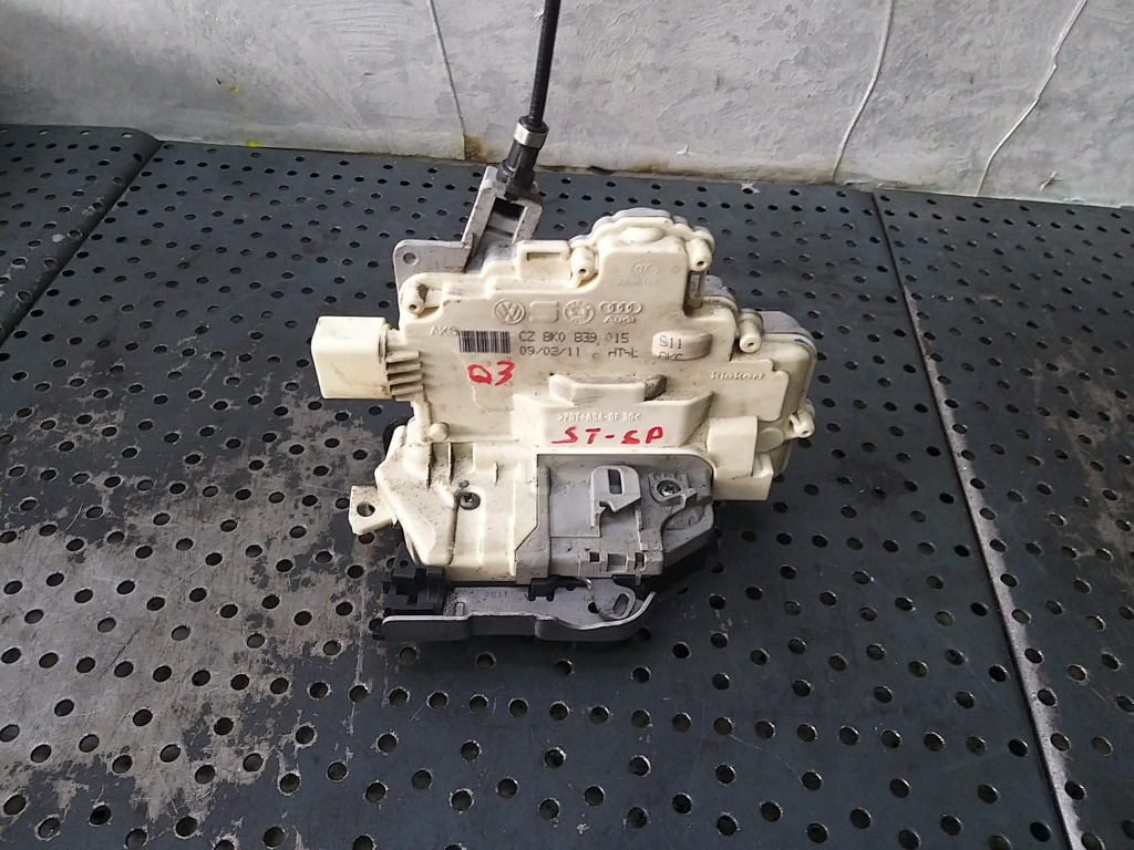 Broasca usa stanga spate audi q3 8u 8k0839015