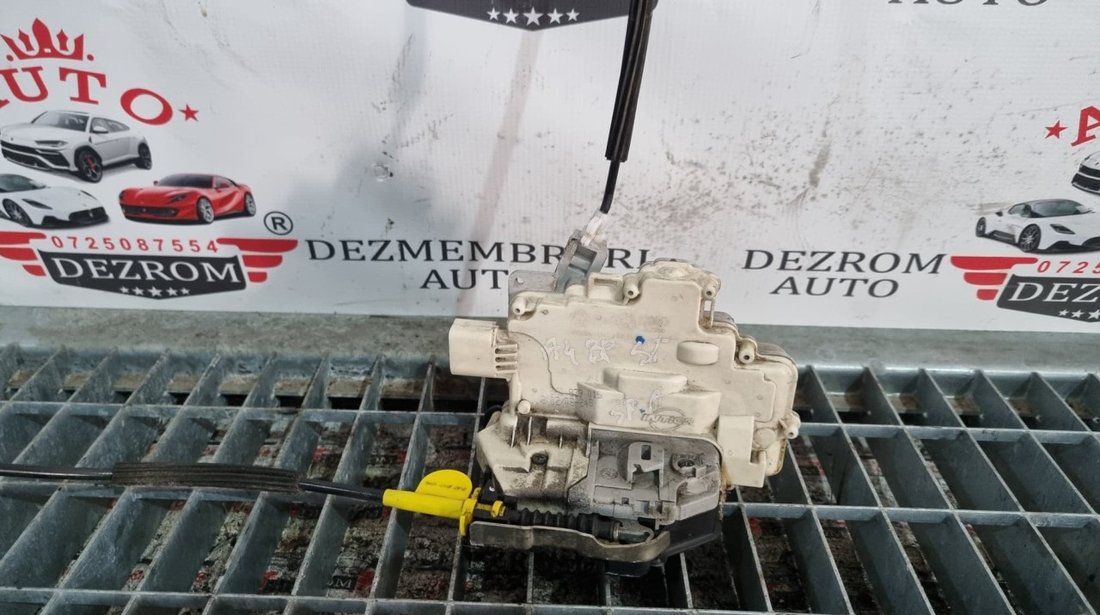 Broasca usa stanga spate Audi Q7 4L cod piesa : 8K0839015