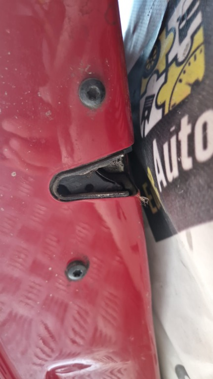 Broasca usa stanga spate BMW seria 1 E87 E81 2.0 D an 2011