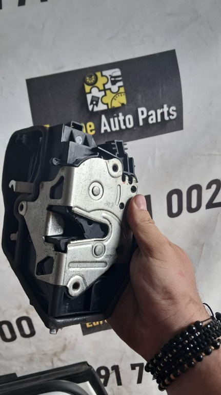 Broasca usa stanga spate BMW serie 5 E60 2.0 D cod motor N47D20A an 2008
