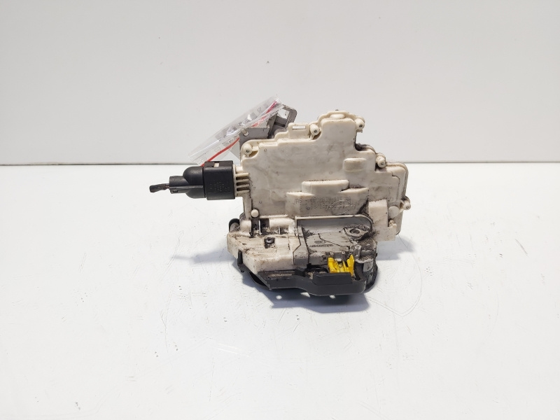 Broasca usa stanga spate, cod 8E0839015AA, Audi A4 Avant (8ED, B7) (id:684668)