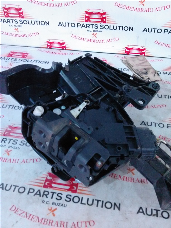 Broasca usa stanga spate FORD FOCUS 2